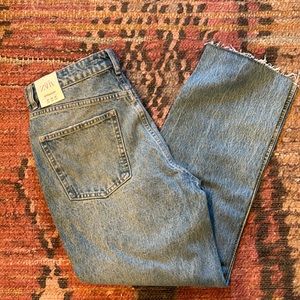 NWT Zara Straight High Rise Cut Offs! Size 8!